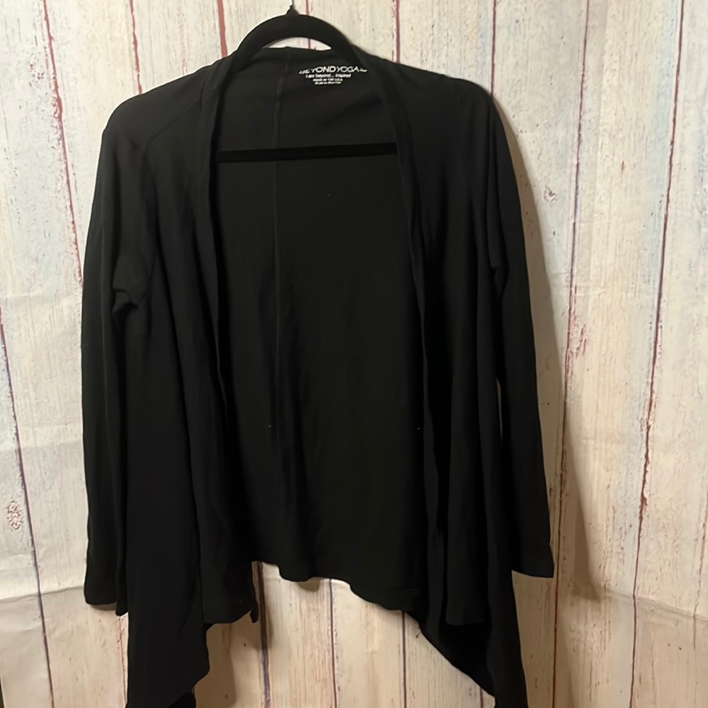 NWT Beyond Yoga black cardigan